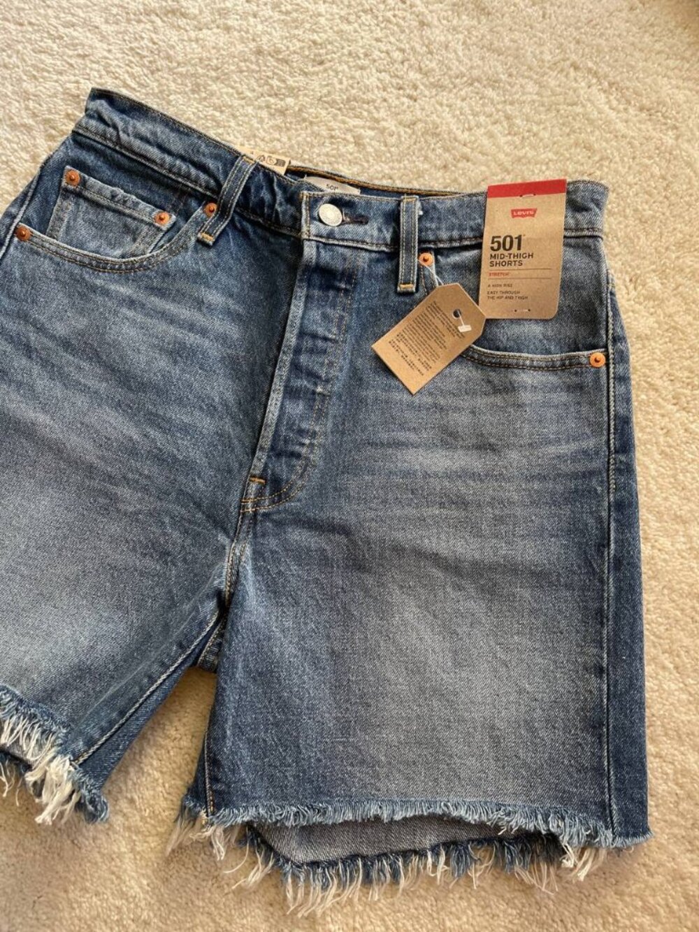 NWT Levi's 501 High Rise Stretch Mid Thigh Women Shorts Size 29